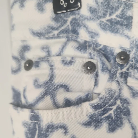 Lauren Ralph Lauren White Jeans with Blue Floral Pattern - Picture 4 of 6